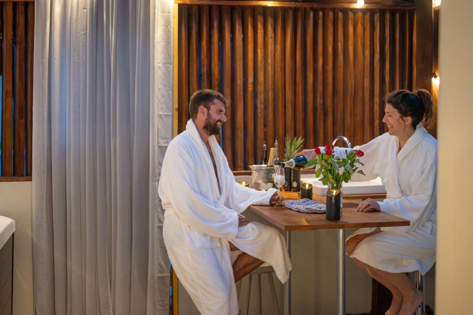 Yanna Lodge, Gite Classe 4 Etoiles Avec Spa Couvert Entierement Arrest Eksteriør billede
